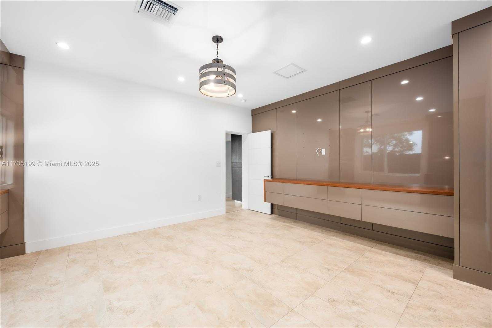 Small Image of 1498 NORTH EAST 39TH ST, Oakland Park Number 28