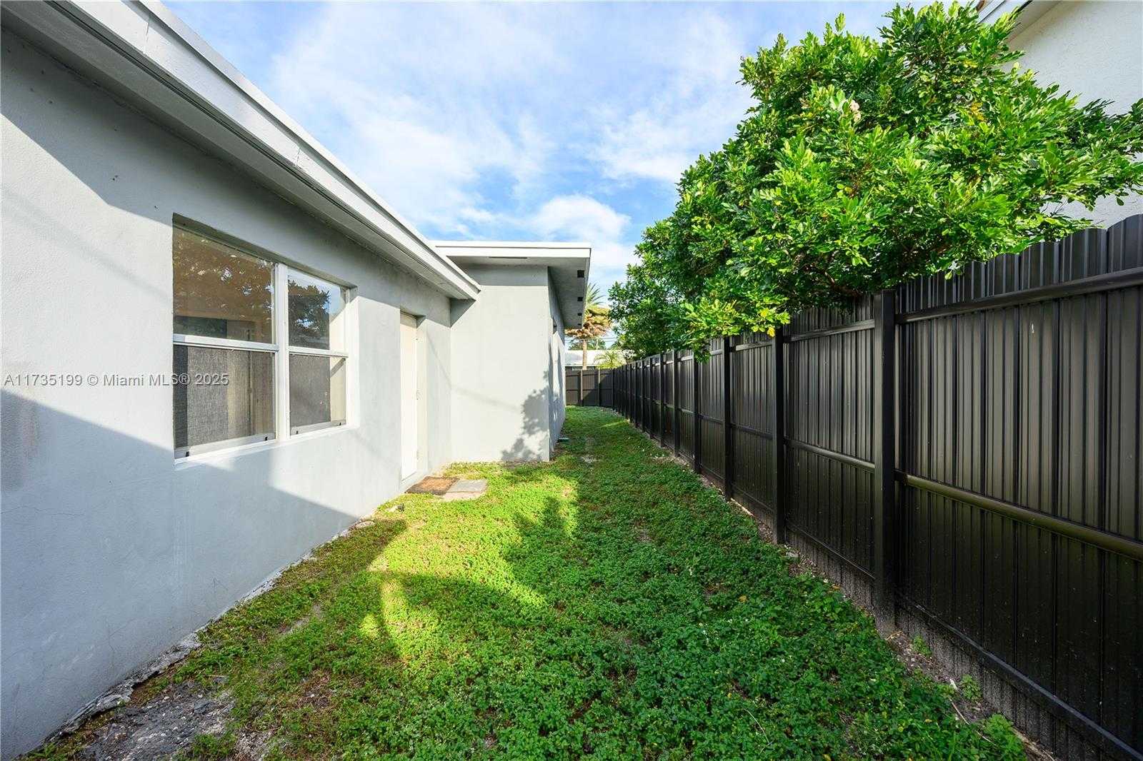 Small Image of 1498 NORTH EAST 39TH ST, Oakland Park Number 33