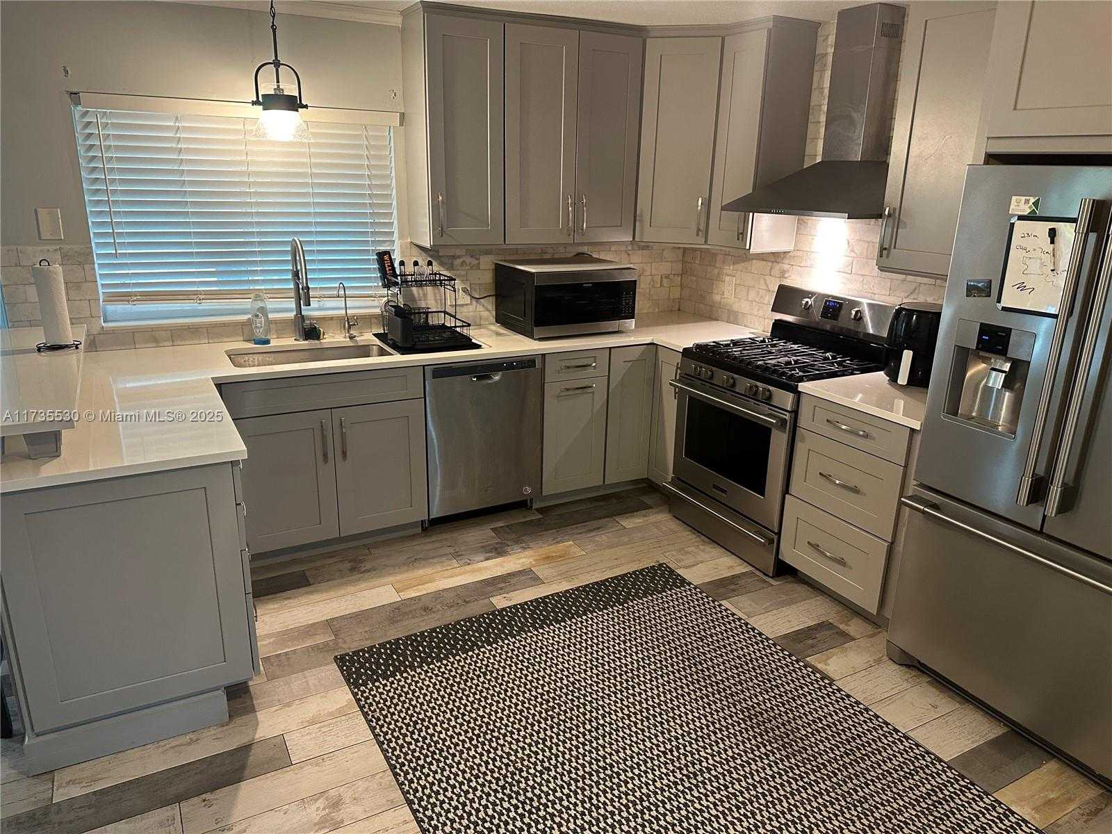 Small Image of 1614 NORTH GOLDENEYE LN, Homestead Number 12