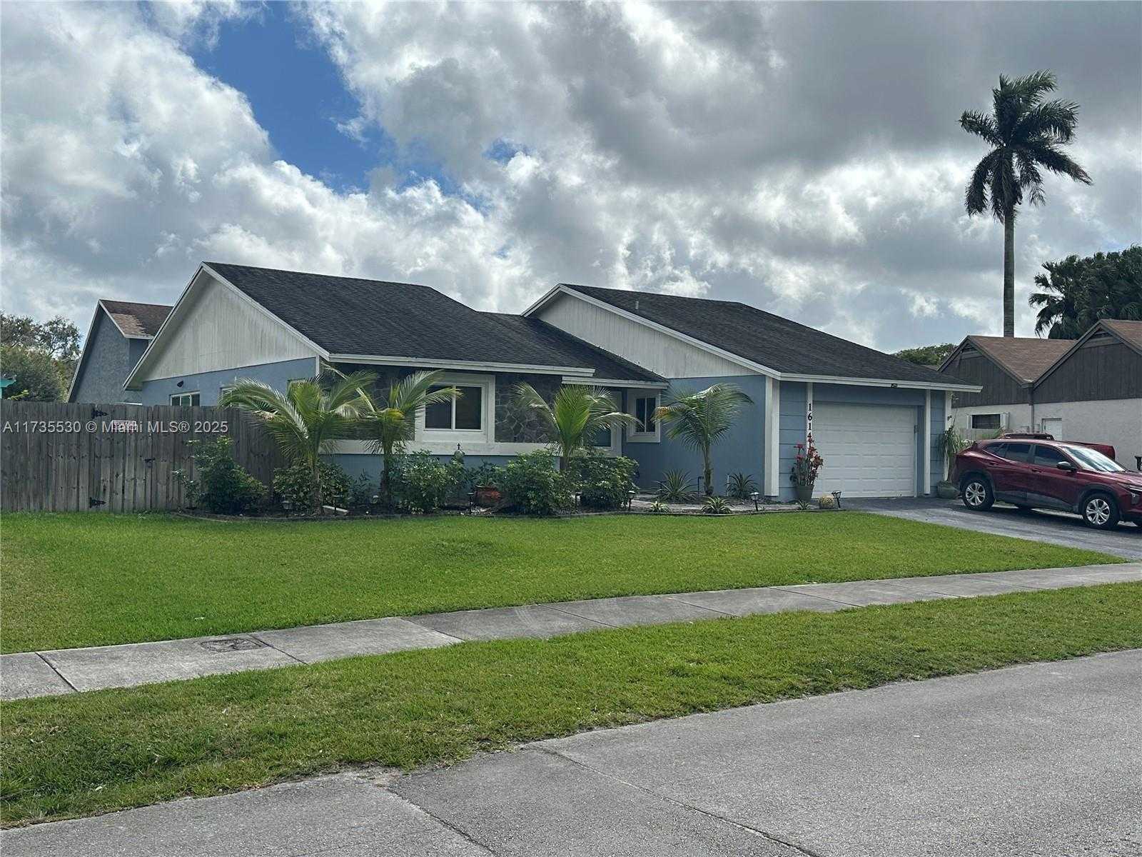 Small Image of 1614 NORTH GOLDENEYE LN, Homestead Number 2