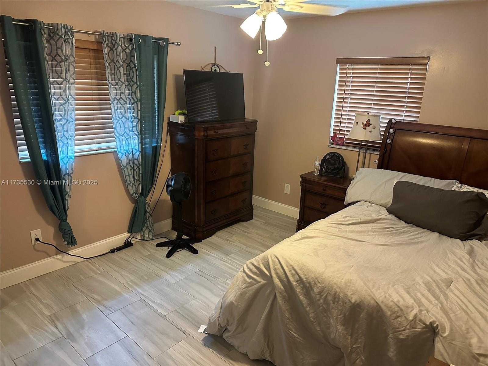 Small Image of 1614 NORTH GOLDENEYE LN, Homestead Number 21