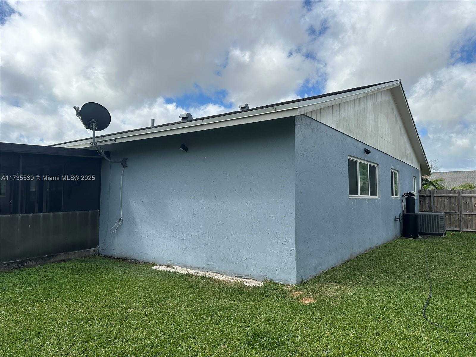 Small Image of 1614 NORTH GOLDENEYE LN, Homestead Number 26