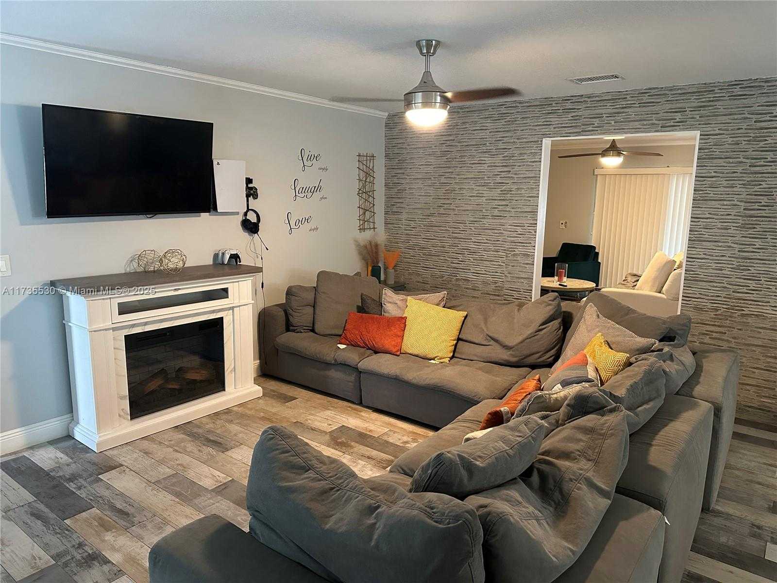 Small Image of 1614 NORTH GOLDENEYE LN, Homestead Number 5