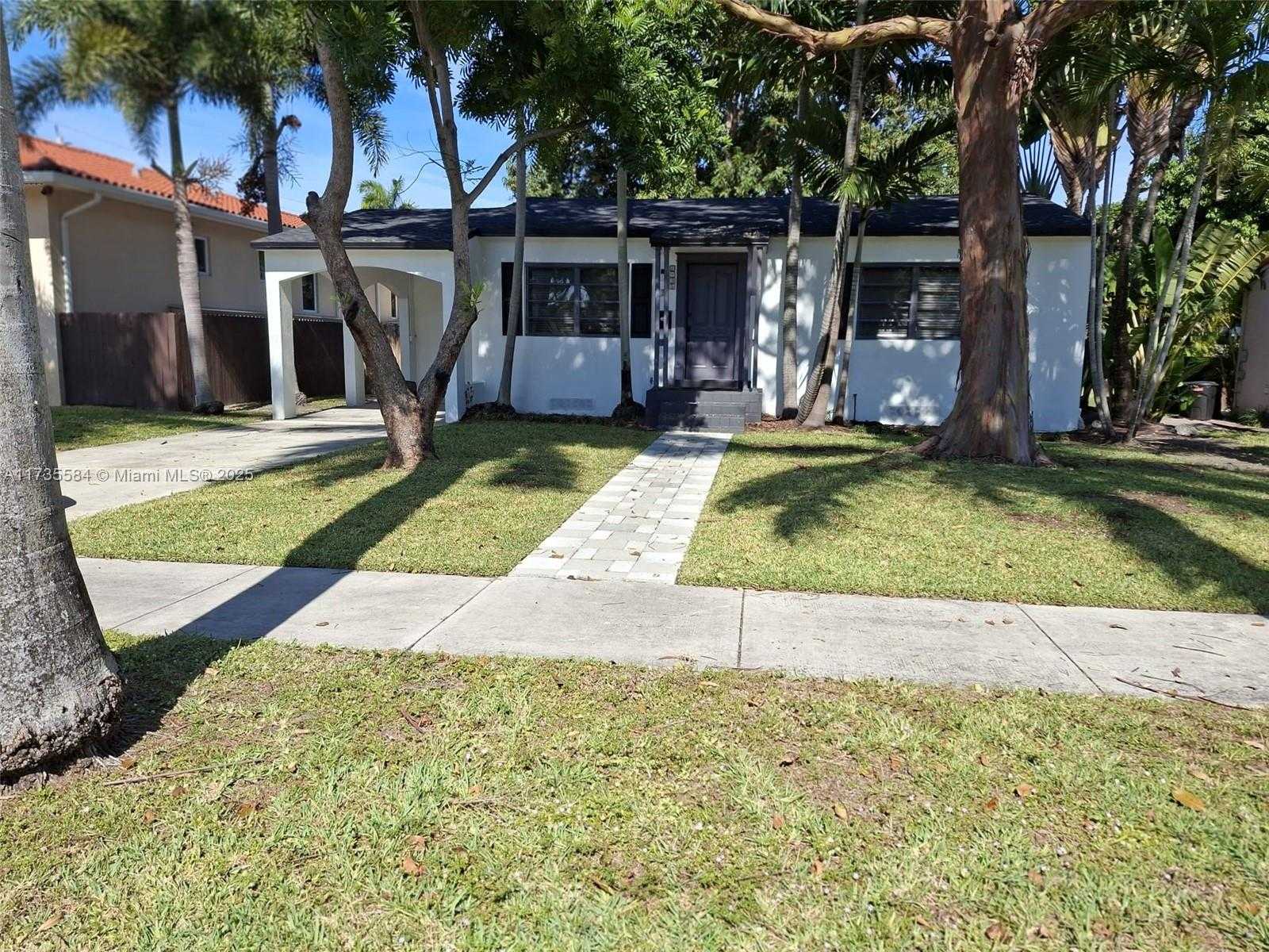 Small Image of 1435 Wiley St, Hollywood, FL 33020, USA Number 21