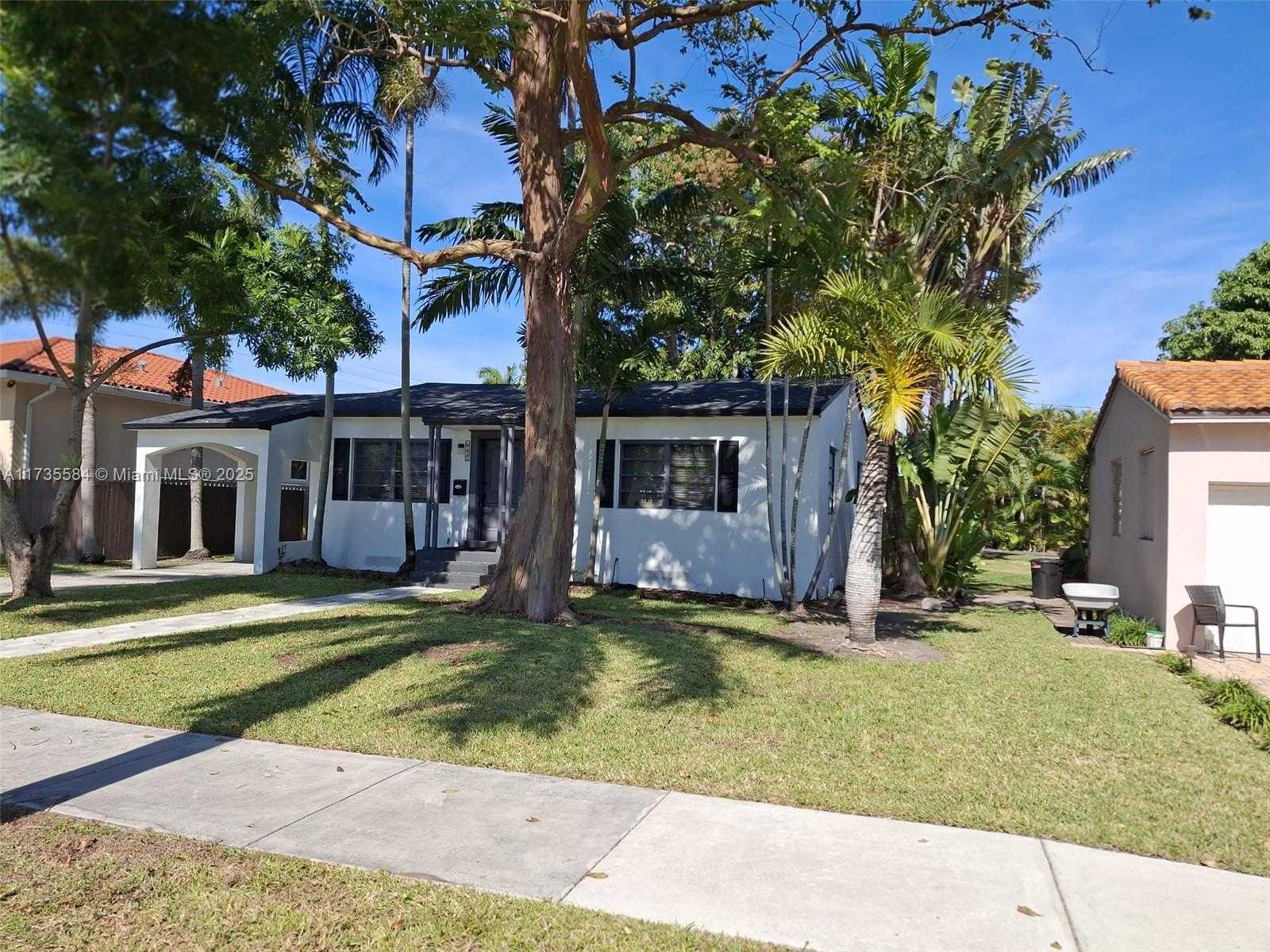 Small Image of 1435 Wiley St, Hollywood, FL 33020, USA Number 22