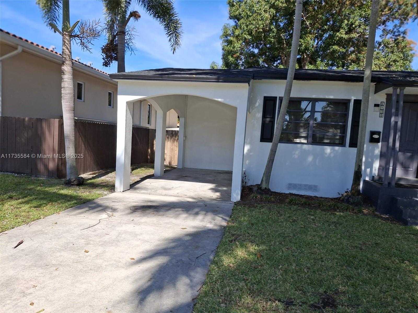 Small Image of 1435 Wiley St, Hollywood, FL 33020, USA Number 23