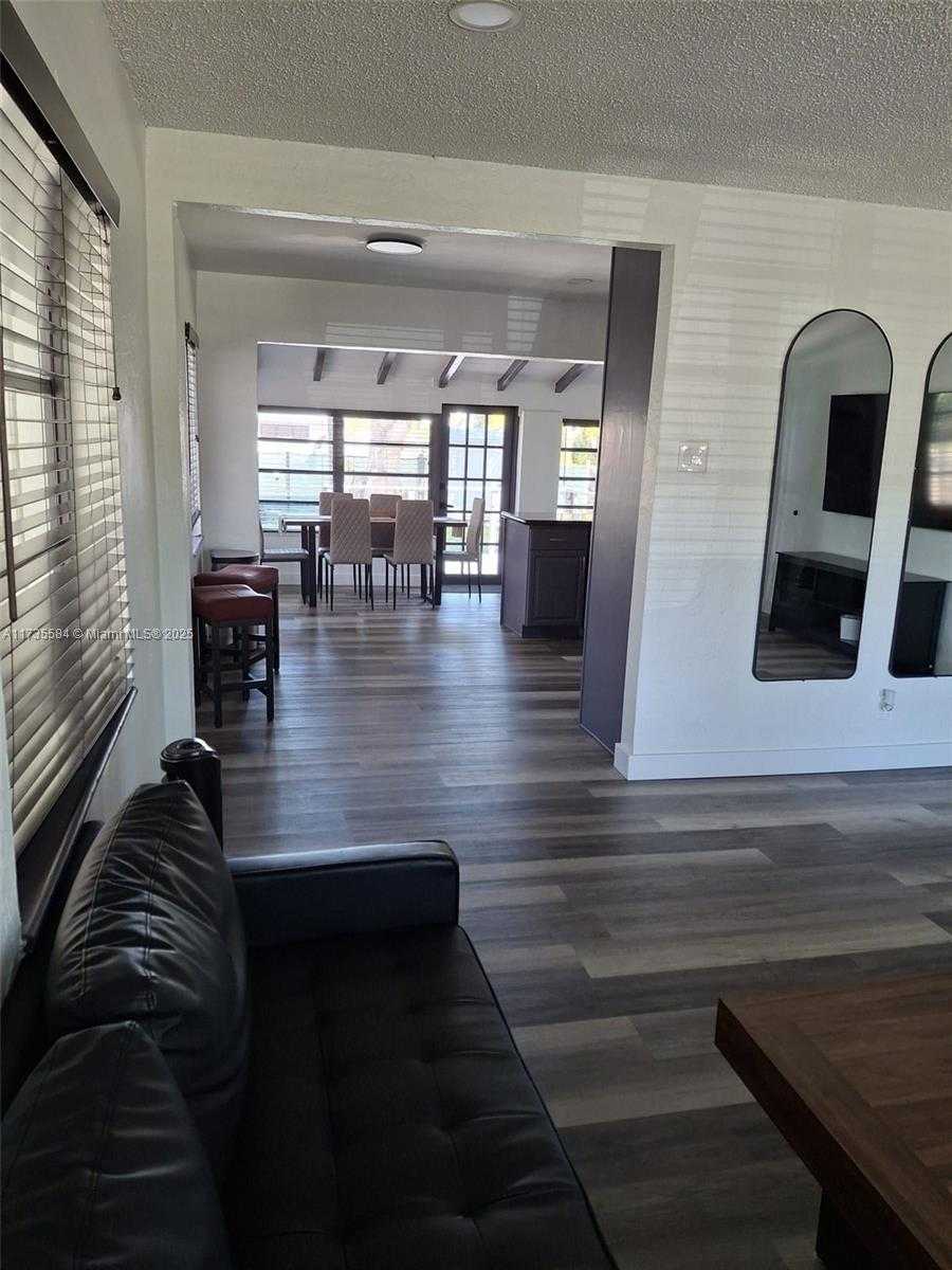 Small Image of 1435 Wiley St, Hollywood, FL 33020, USA Number 40