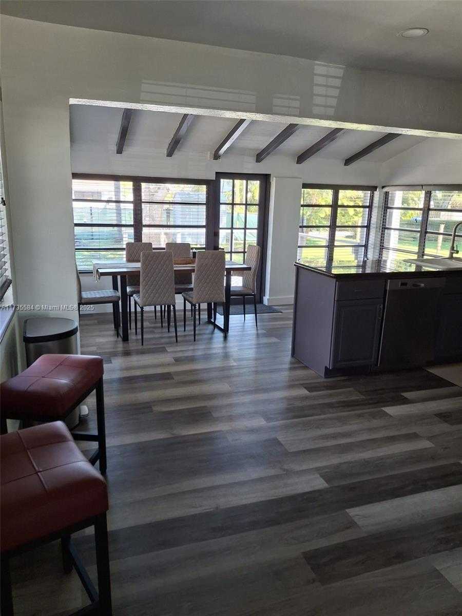 Small Image of 1435 Wiley St, Hollywood, FL 33020, USA Number 44
