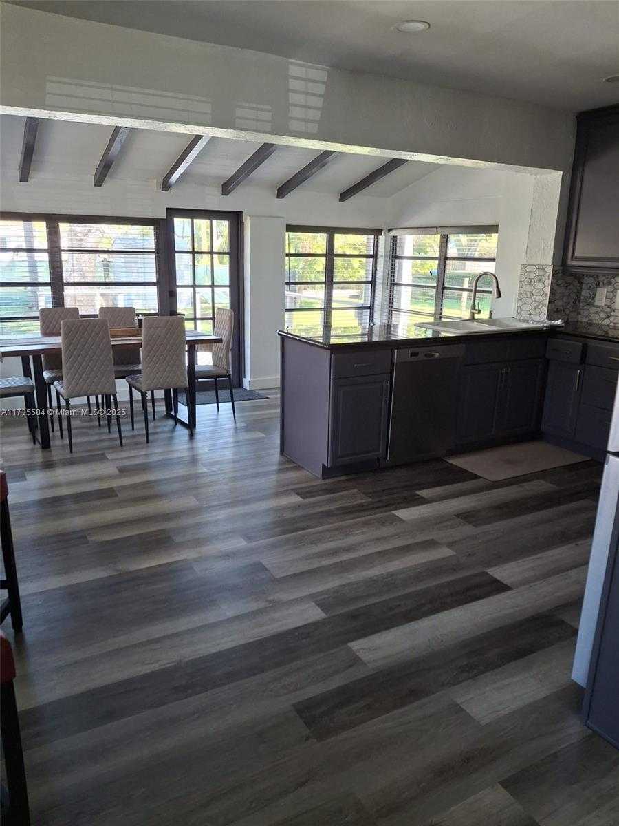 Small Image of 1435 Wiley St, Hollywood, FL 33020, USA Number 46