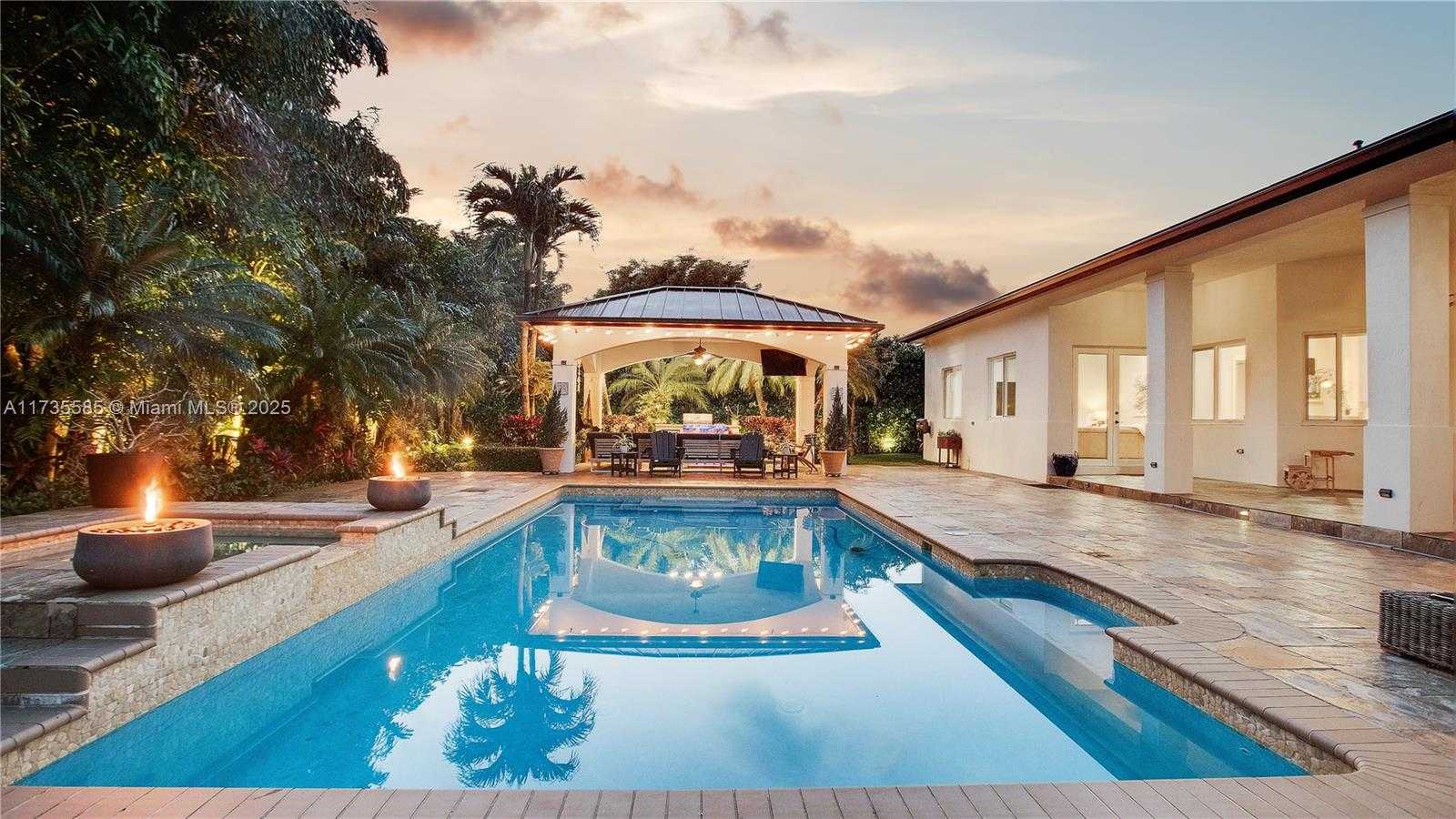 Small Image of 8050 SOUTH WEST 175TH ST, Palmetto Bay Number 1