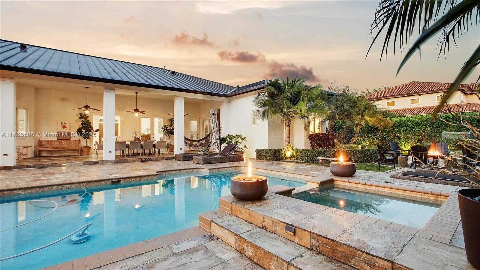 Small Image of 8050 SOUTH WEST 175TH ST, Palmetto Bay Number 5