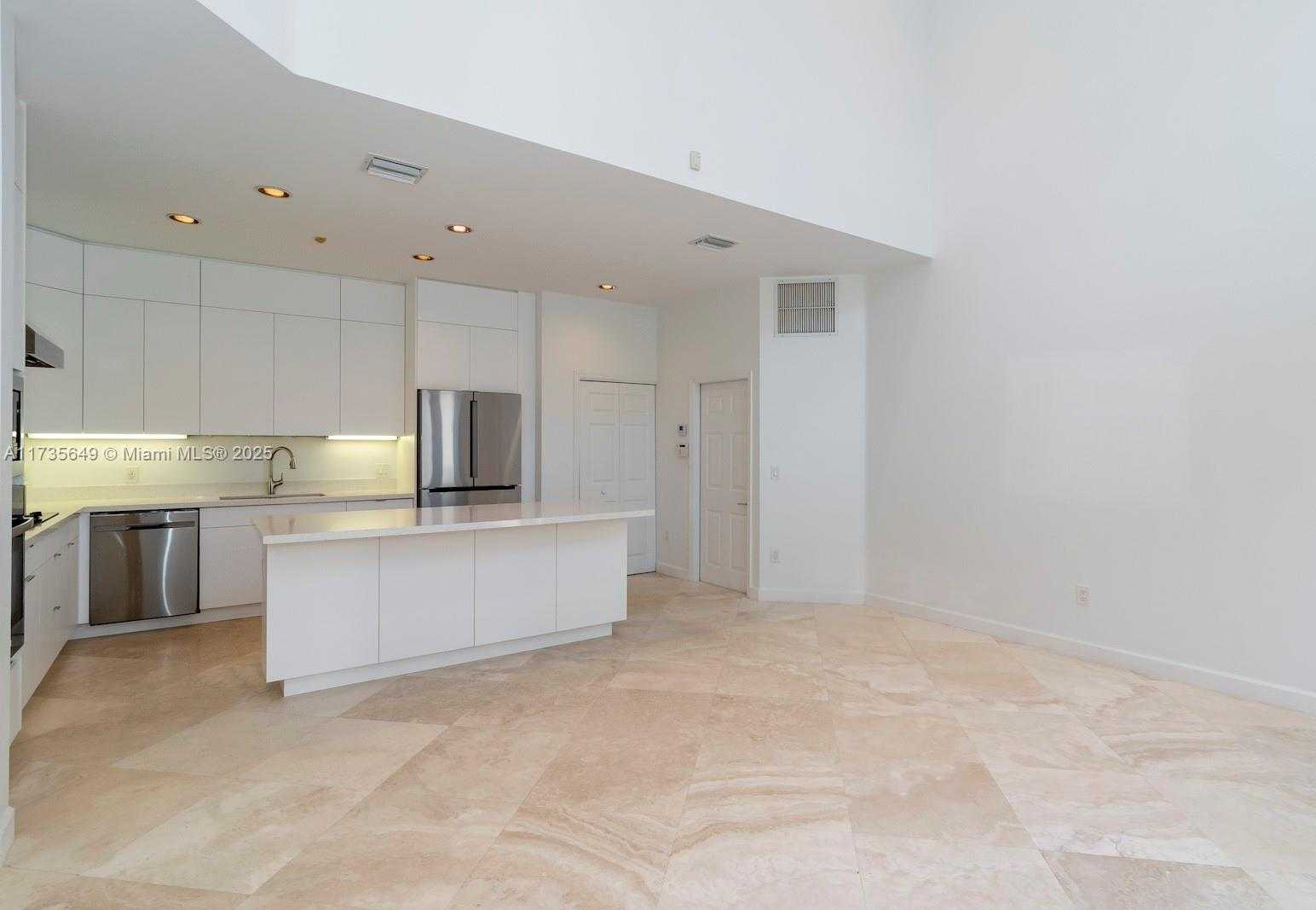 Small Image of 3976 194TH TRL, Sunny Isles Beach Number 13