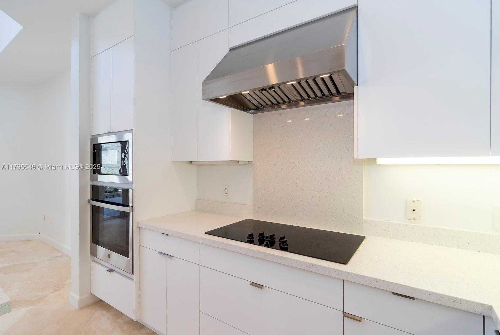Small Image of 3976 194TH TRL, Sunny Isles Beach Number 21