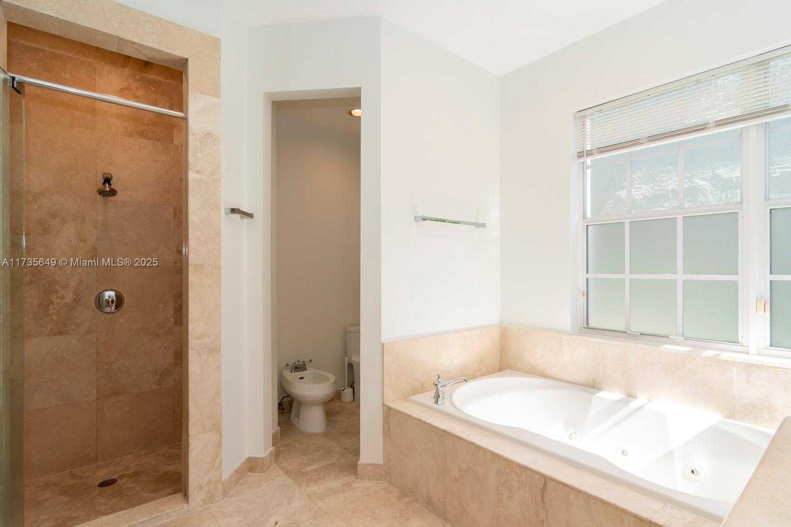 Small Image of 3976 194TH TRL, Sunny Isles Beach Number 25