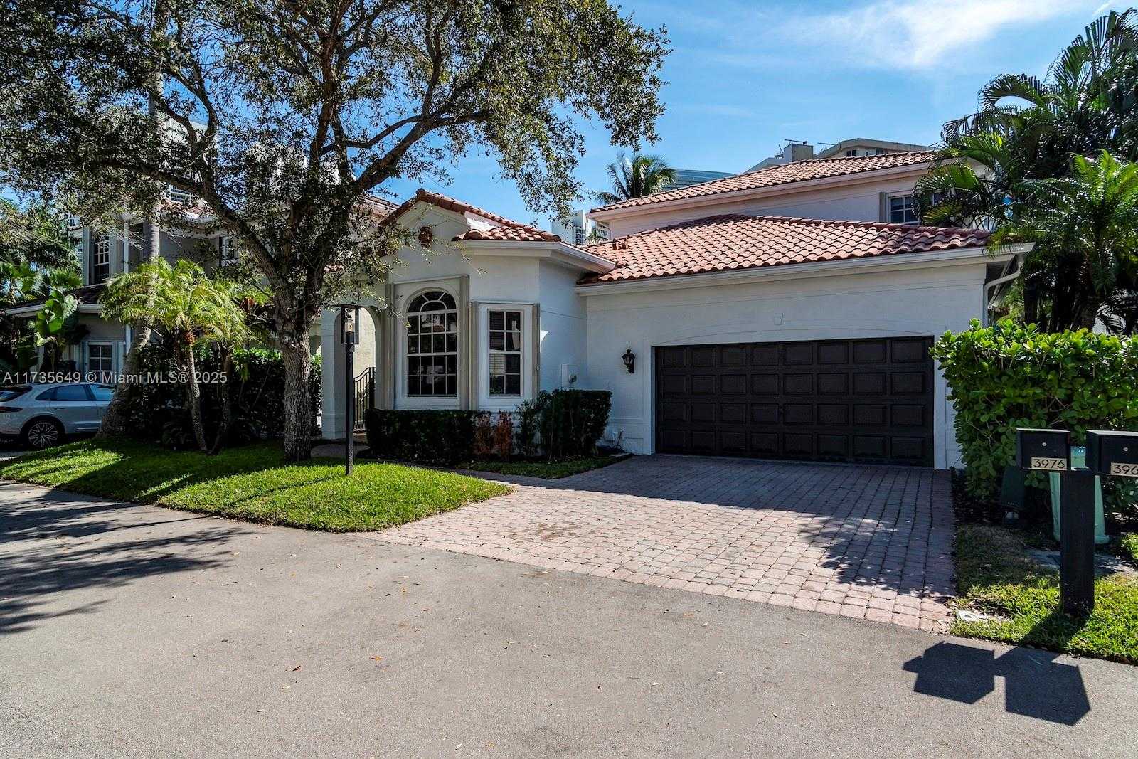 Small Image of 3976 194TH TRL, Sunny Isles Beach Number 3
