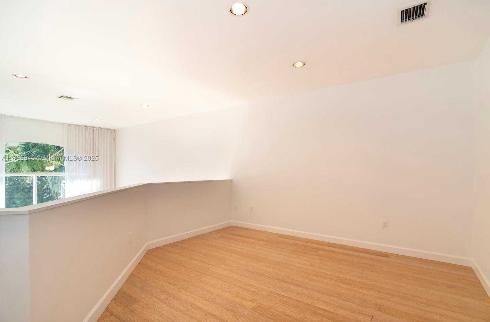 Small Image of 3976 194TH TRL, Sunny Isles Beach Number 35