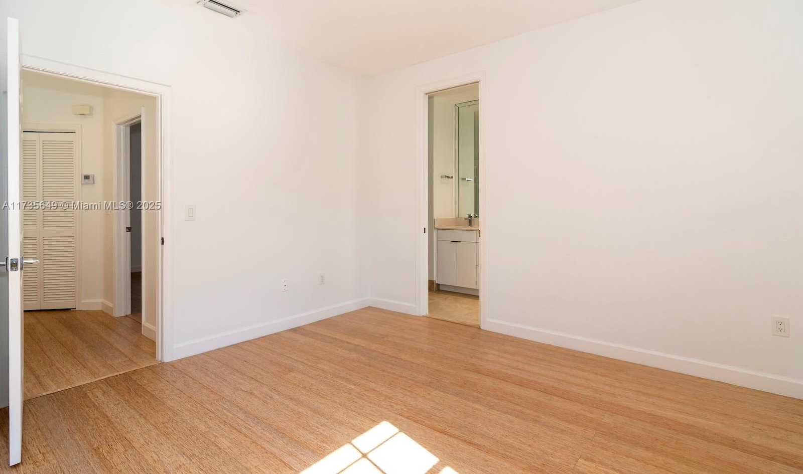 Small Image of 3976 194TH TRL, Sunny Isles Beach Number 43