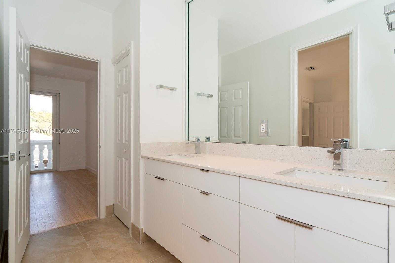 Small Image of 3976 194TH TRL, Sunny Isles Beach Number 47