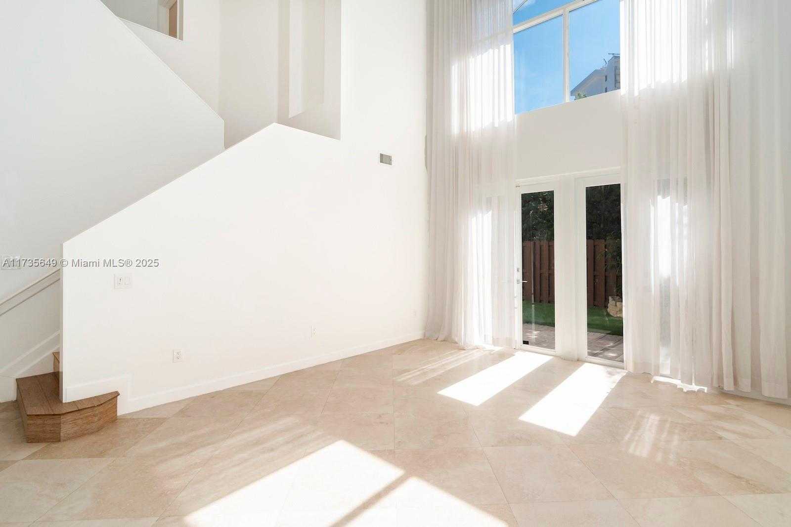 Small Image of 3976 194TH TRL, Sunny Isles Beach Number 5