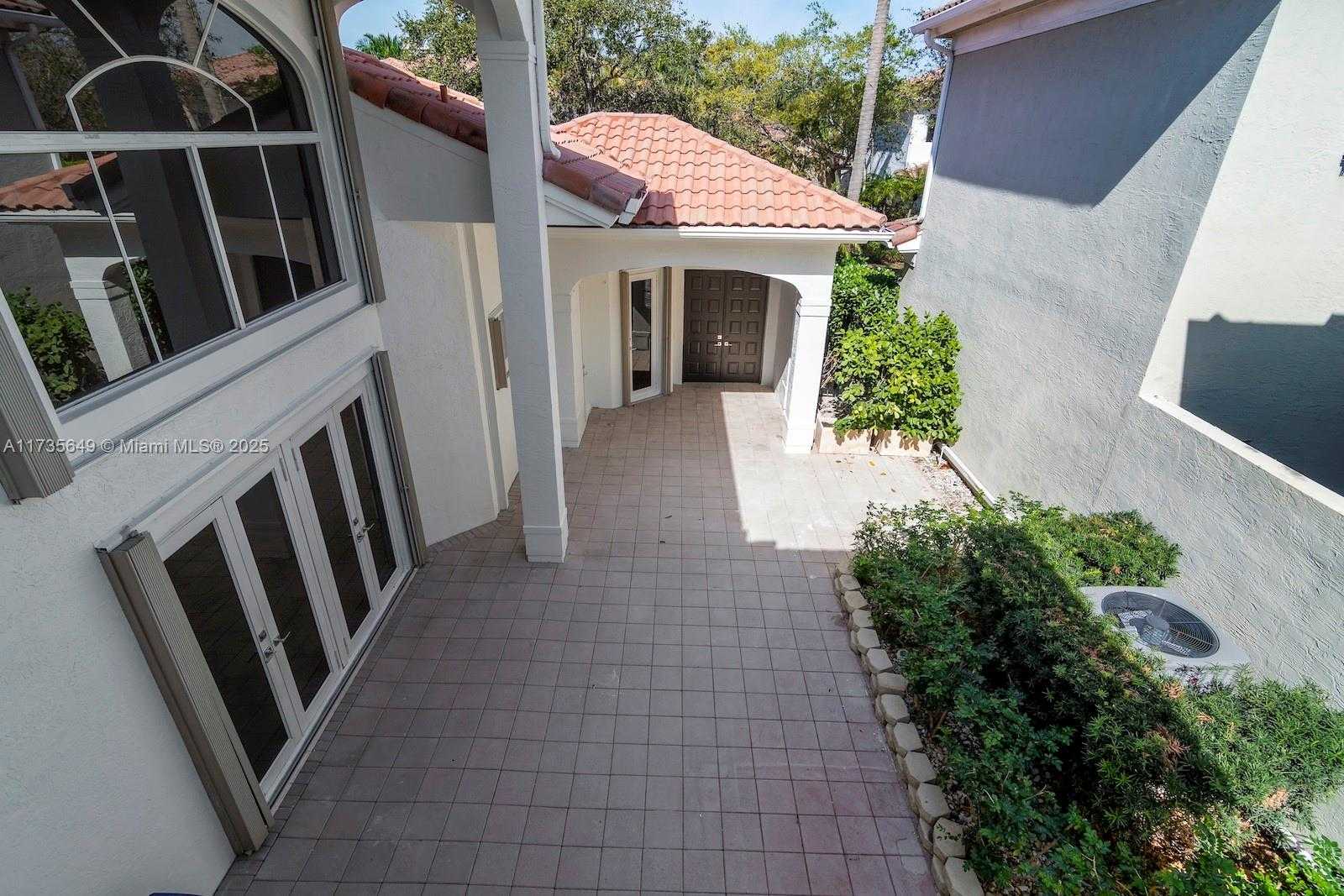 Small Image of 3976 194TH TRL, Sunny Isles Beach Number 51