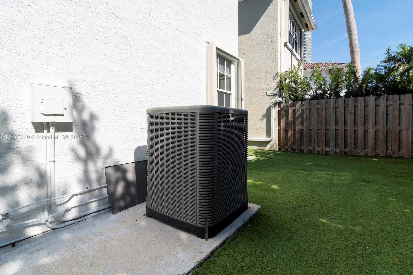 Small Image of 3976 194TH TRL, Sunny Isles Beach Number 64