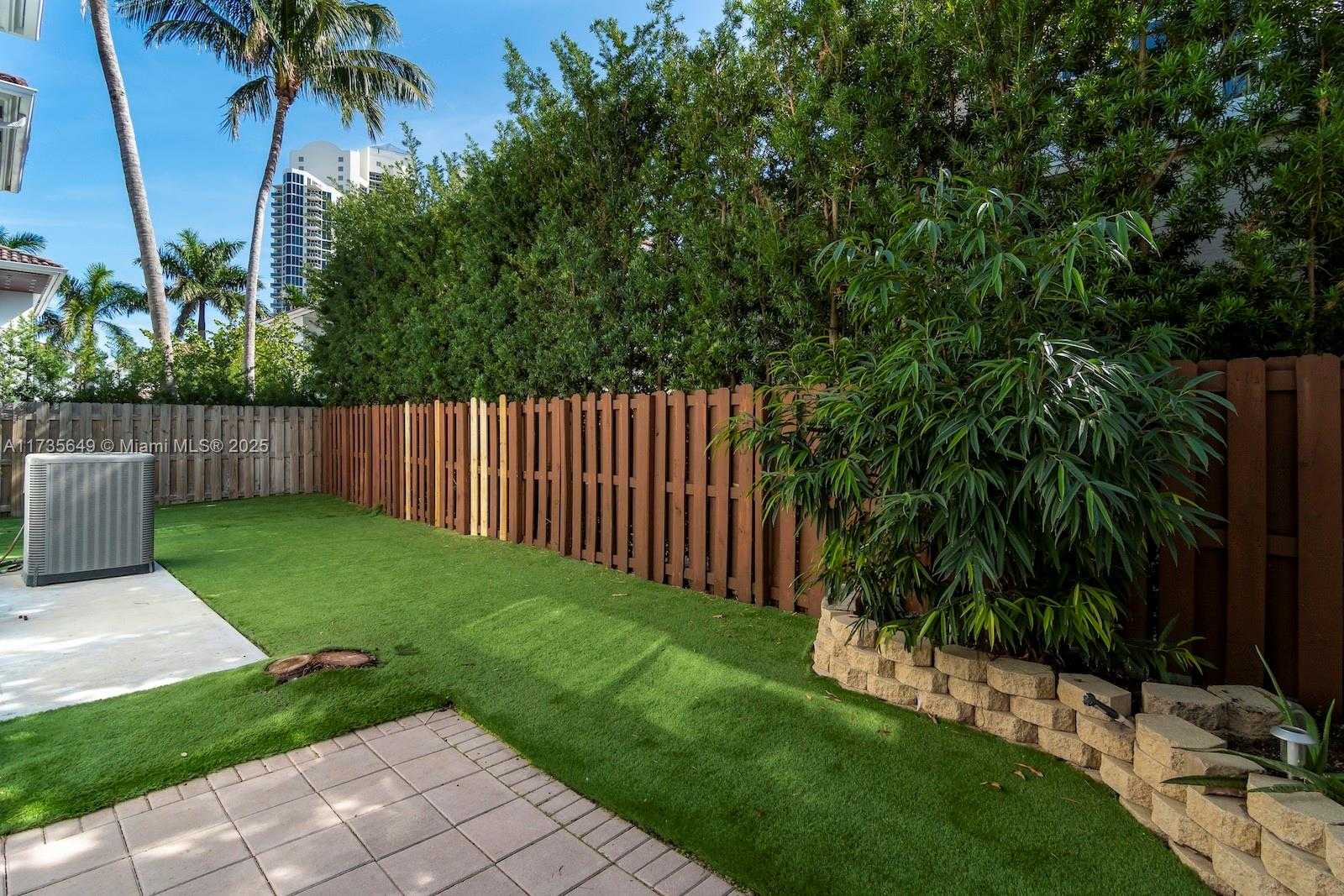 Small Image of 3976 194TH TRL, Sunny Isles Beach Number 66