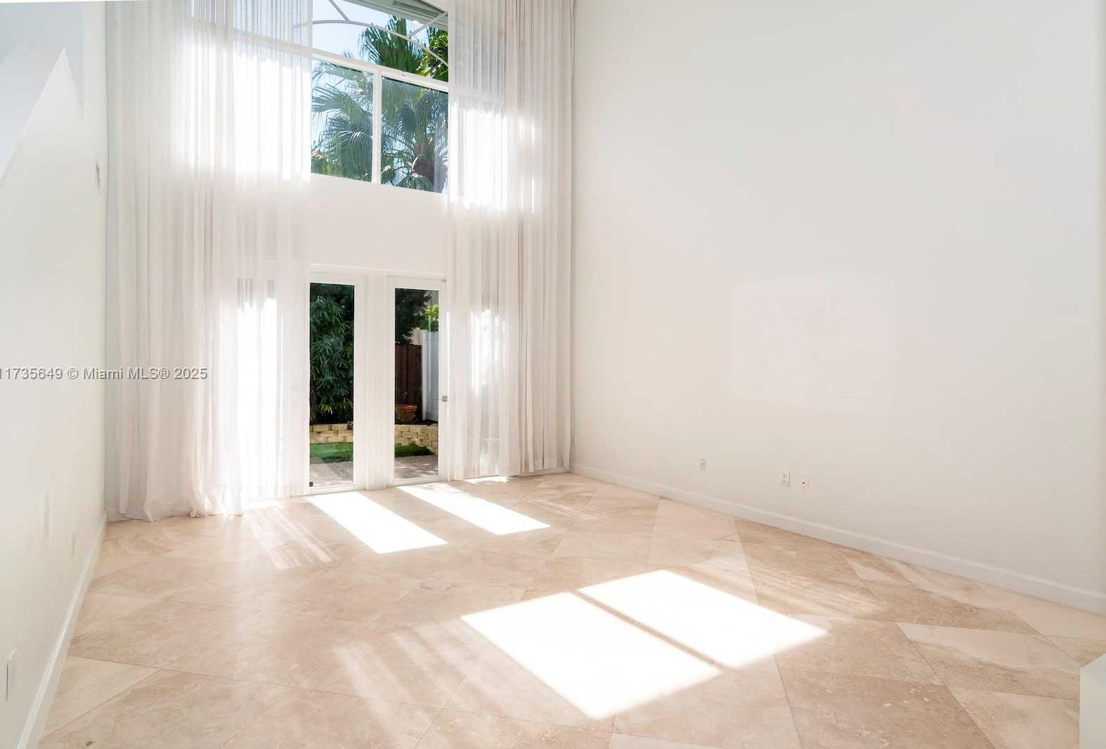 Small Image of 3976 194TH TRL, Sunny Isles Beach Number 8