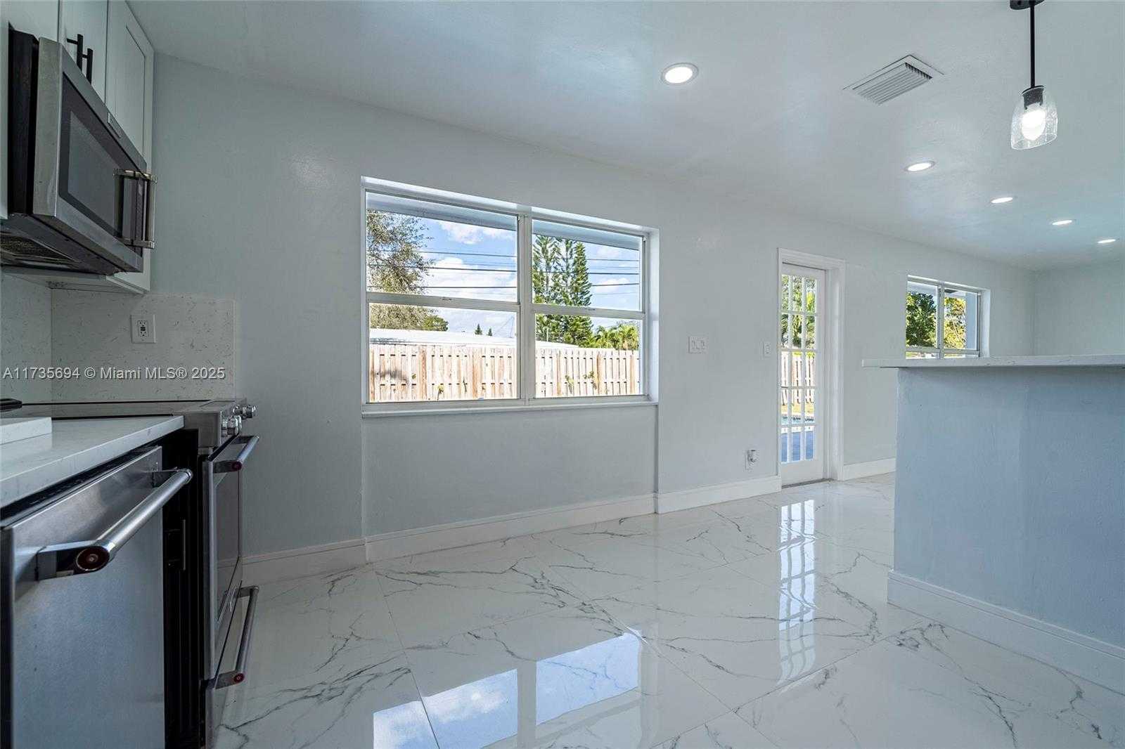 Small Image of 6113 NORTH WEST 18TH ST, Margate Number 21