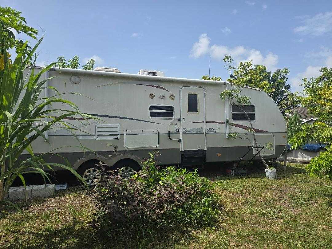 Small Image of 15221 SOUTH WEST 308 ST, Homestead Number 27