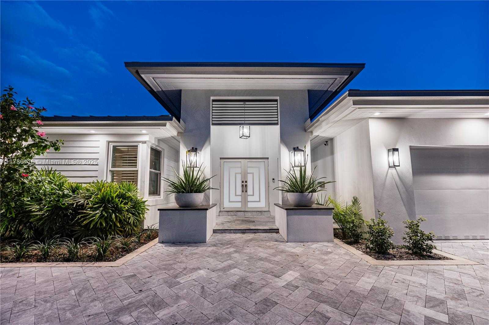 Small Image of 16141 WEST TROON CIR, Miami Lakes Number 11