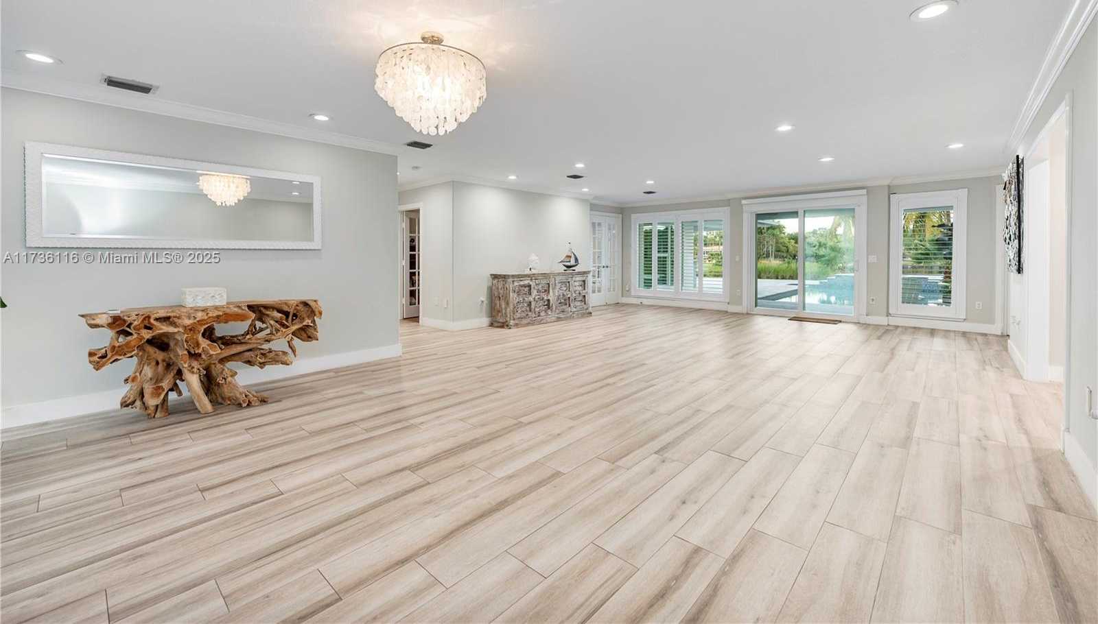 Small Image of 16141 WEST TROON CIR, Miami Lakes Number 13