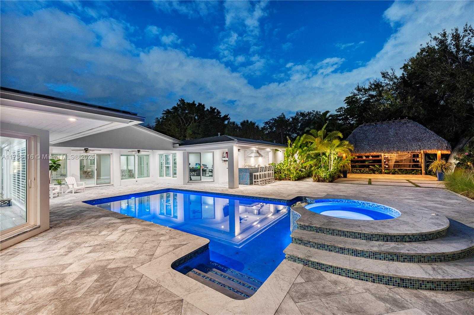 Small Image of 16141 WEST TROON CIR, Miami Lakes Number 3
