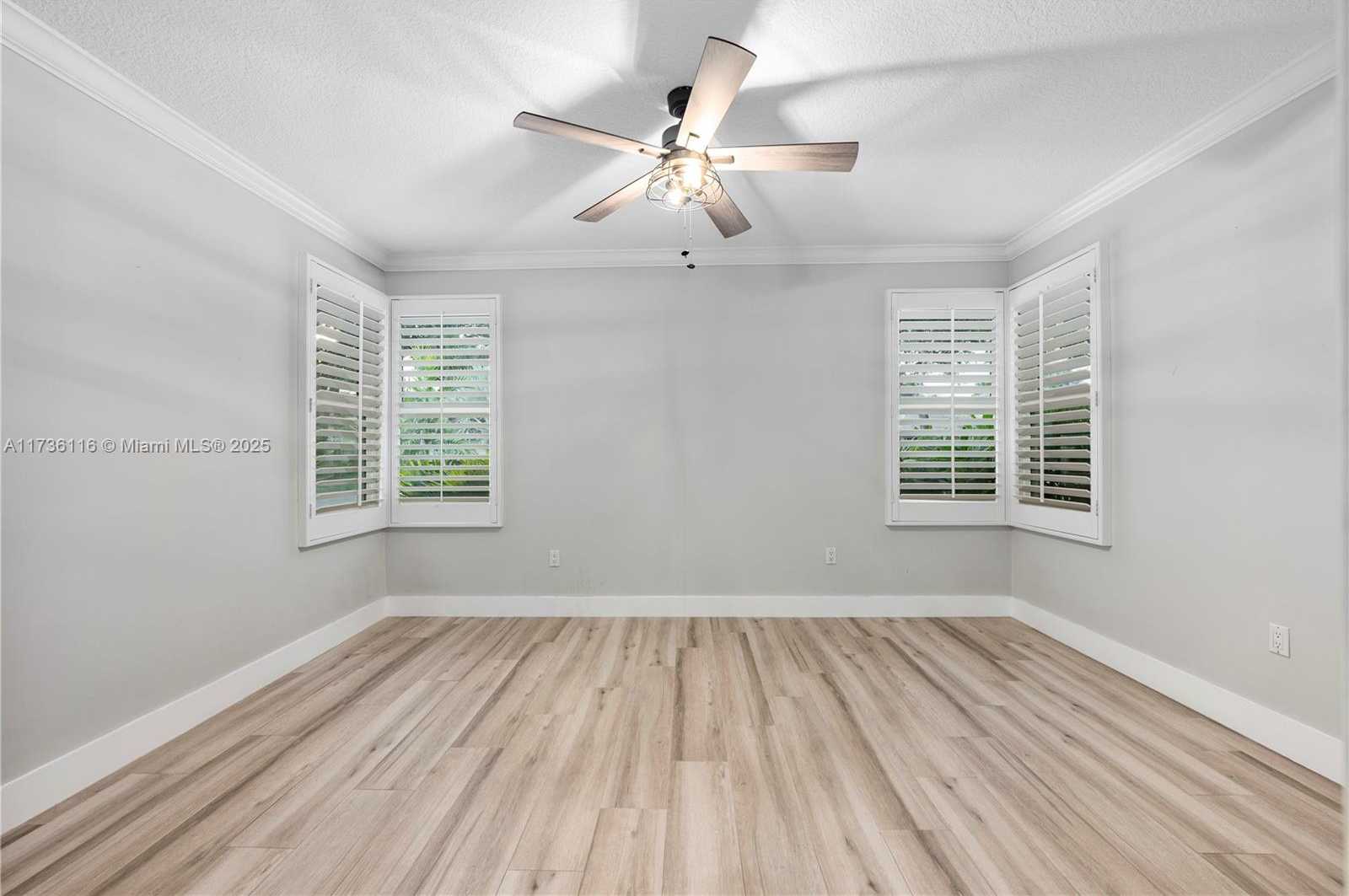 Small Image of 16141 WEST TROON CIR, Miami Lakes Number 31