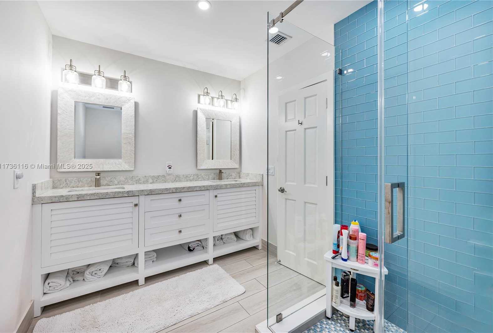 Small Image of 16141 WEST TROON CIR, Miami Lakes Number 35