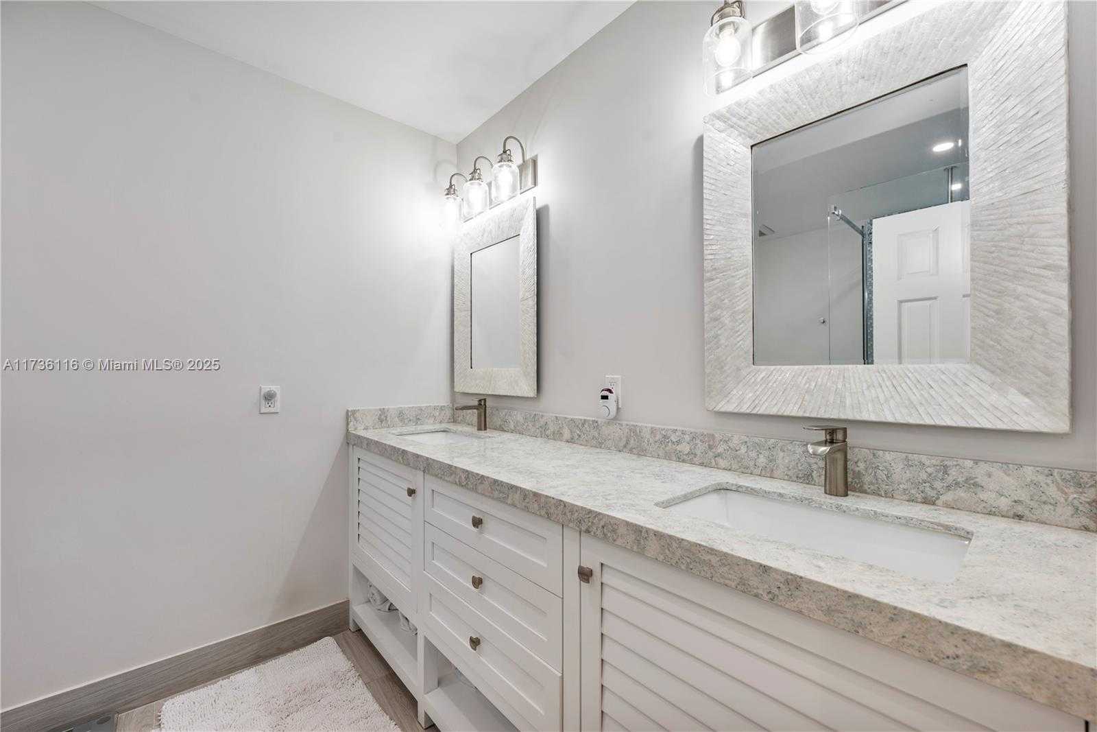 Small Image of 16141 WEST TROON CIR, Miami Lakes Number 36