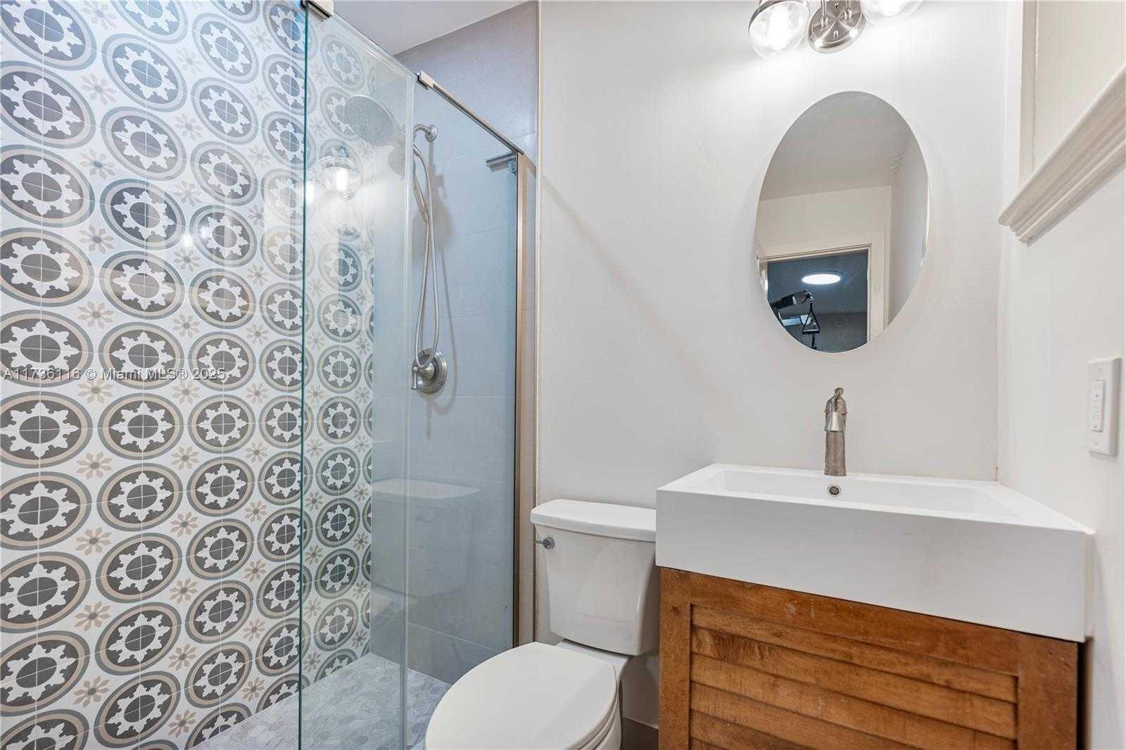 Small Image of 16141 WEST TROON CIR, Miami Lakes Number 44