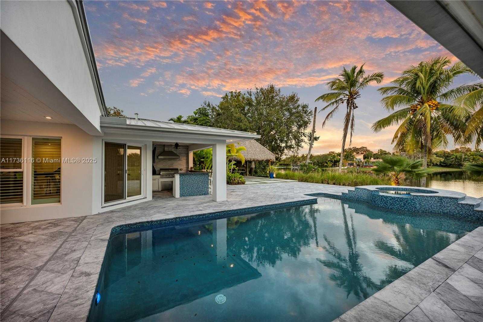 Small Image of 16141 WEST TROON CIR, Miami Lakes Number 45