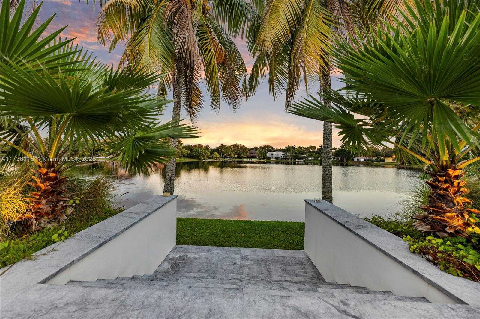 Small Image of 16141 WEST TROON CIR, Miami Lakes Number 48