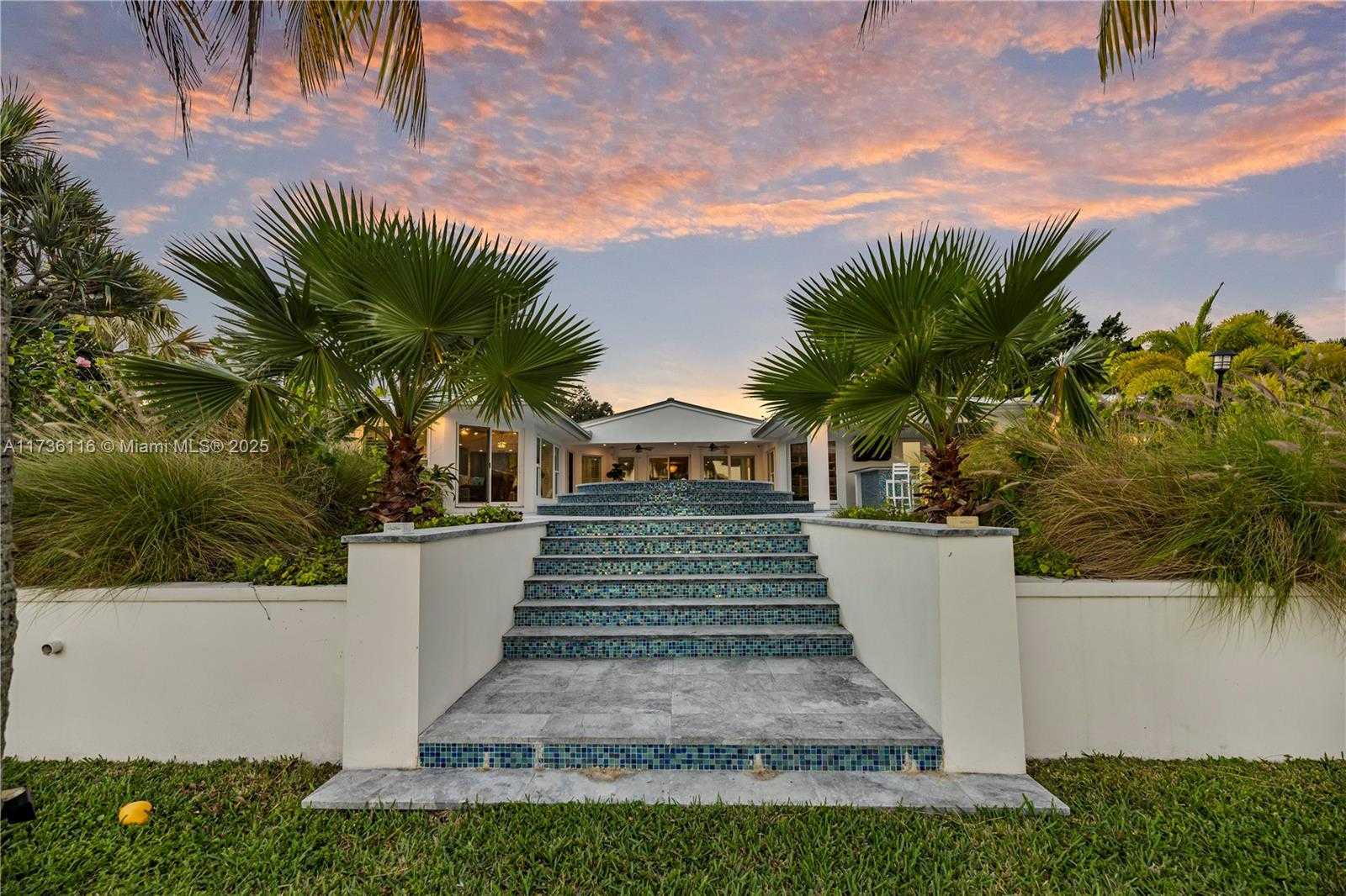 Small Image of 16141 WEST TROON CIR, Miami Lakes Number 49