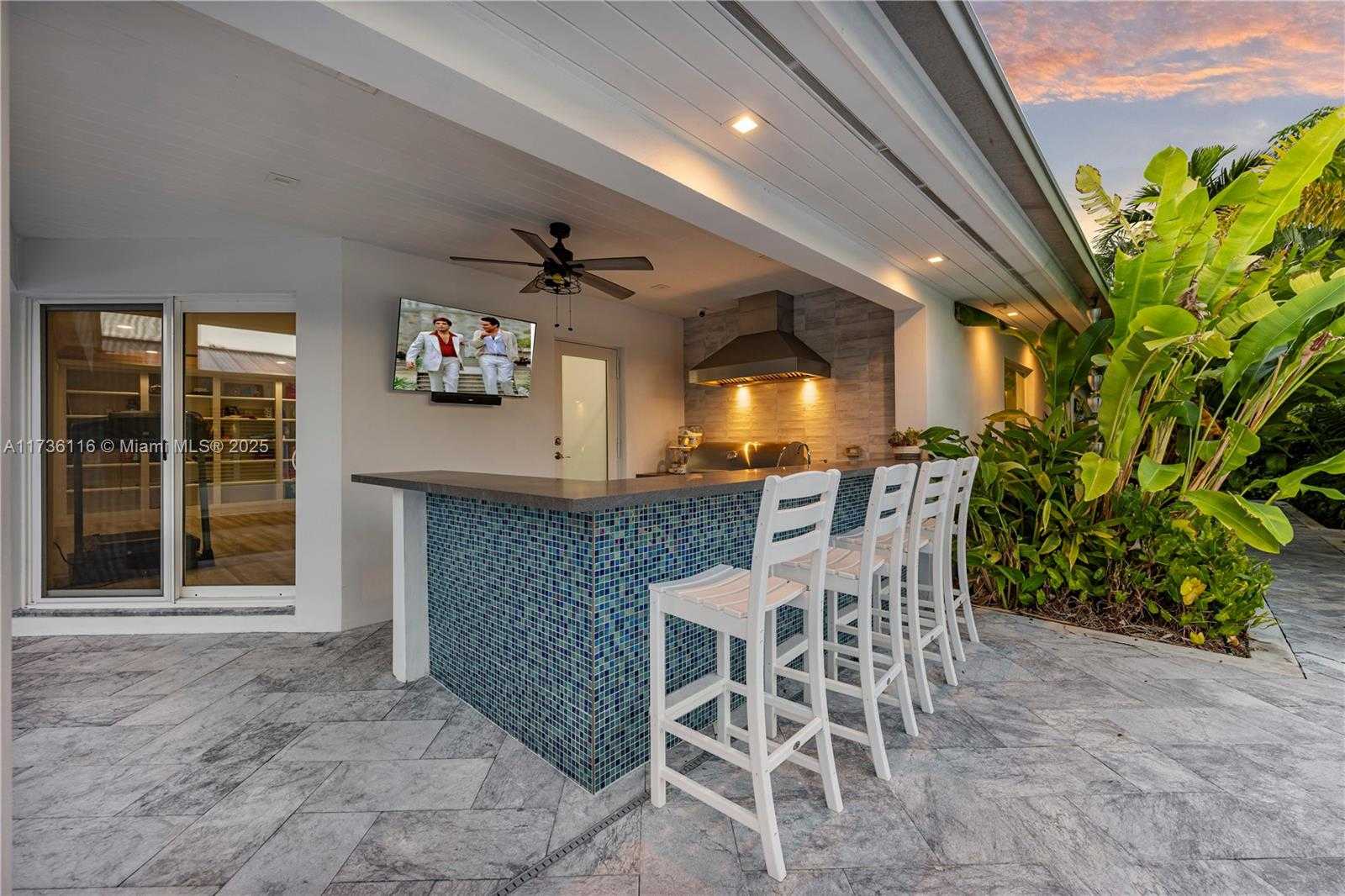 Small Image of 16141 WEST TROON CIR, Miami Lakes Number 57
