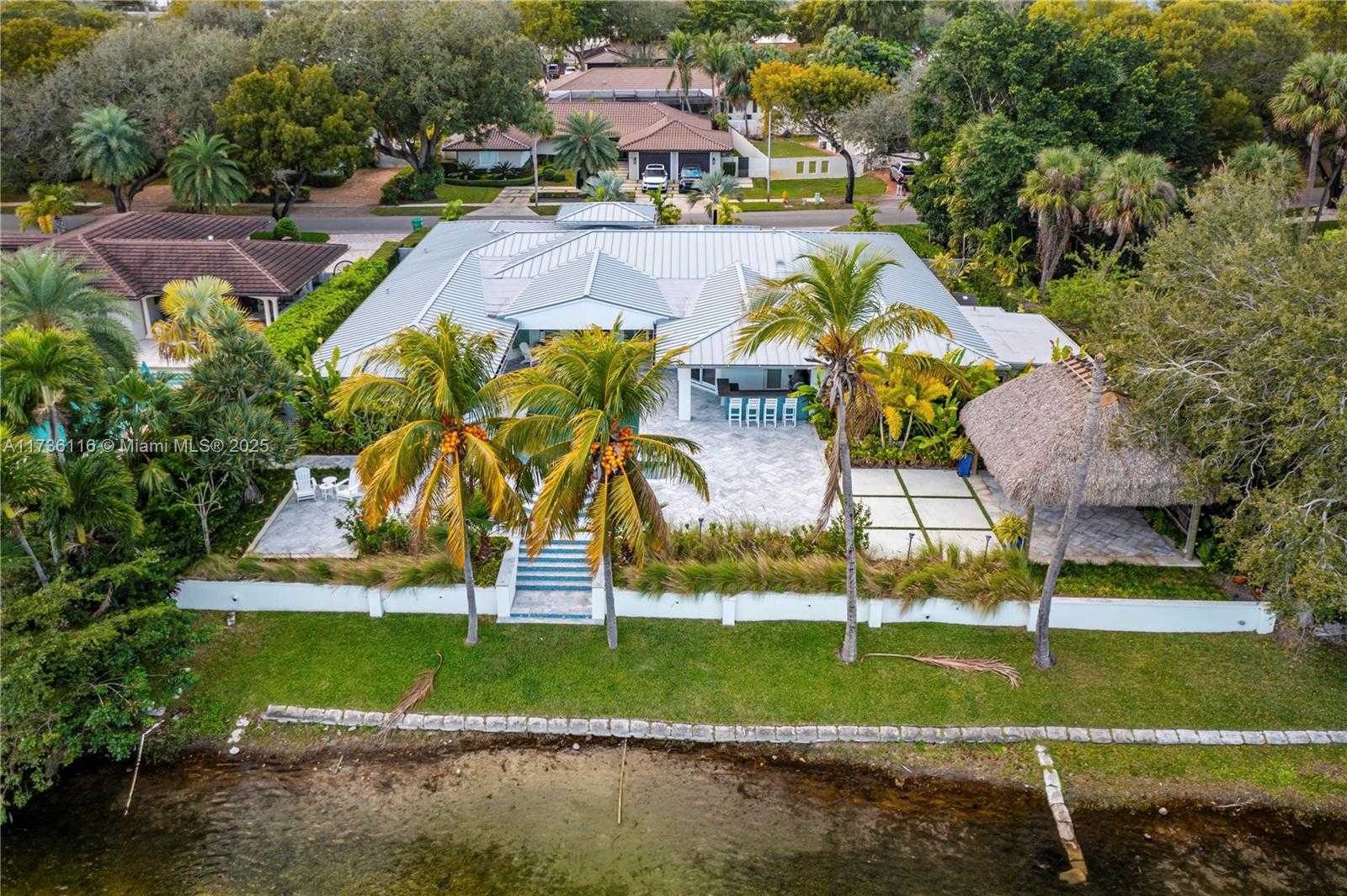 Small Image of 16141 WEST TROON CIR, Miami Lakes Number 6