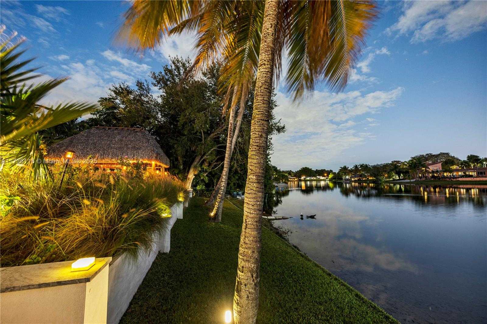 Small Image of 16141 WEST TROON CIR, Miami Lakes Number 63