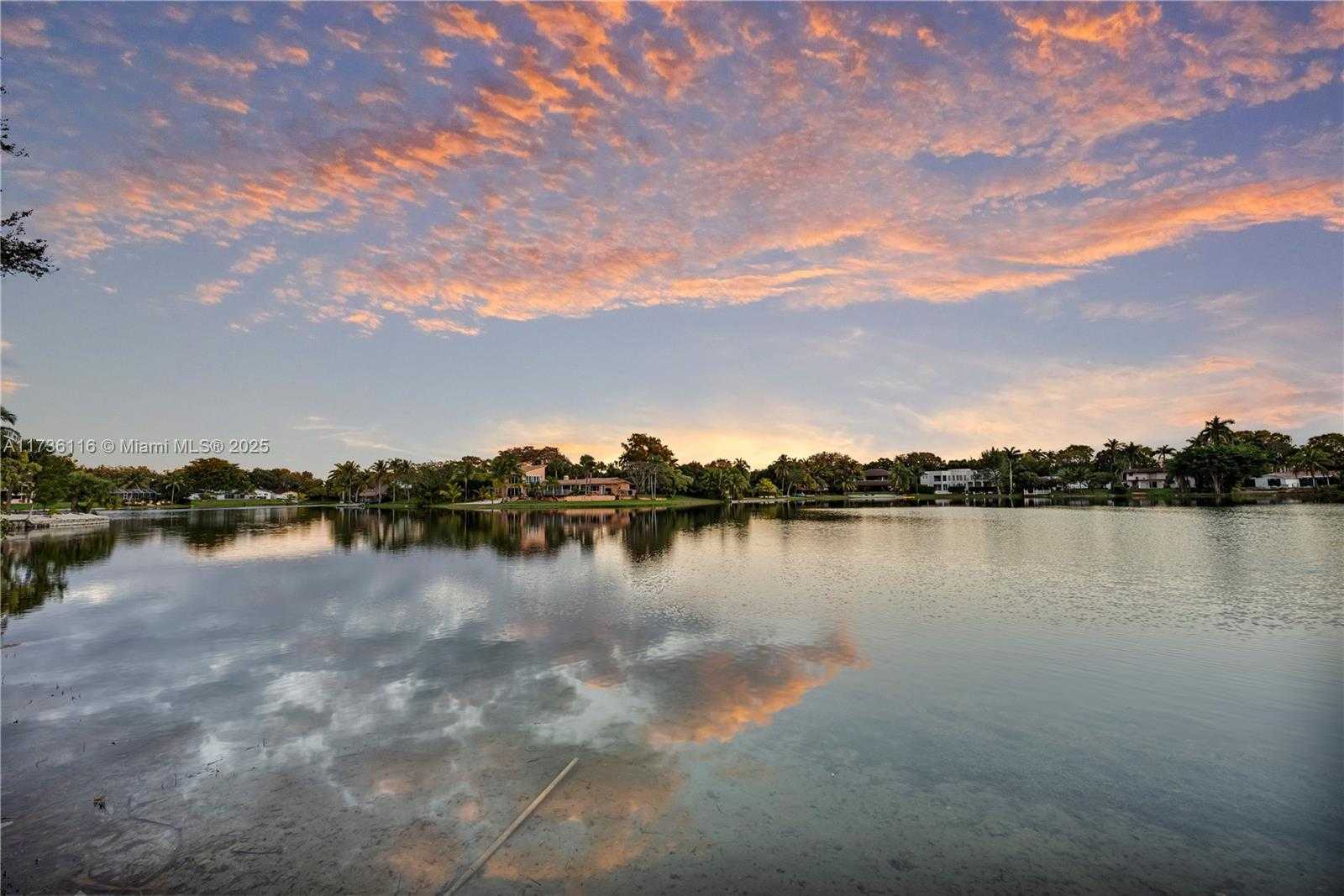 Small Image of 16141 WEST TROON CIR, Miami Lakes Number 64