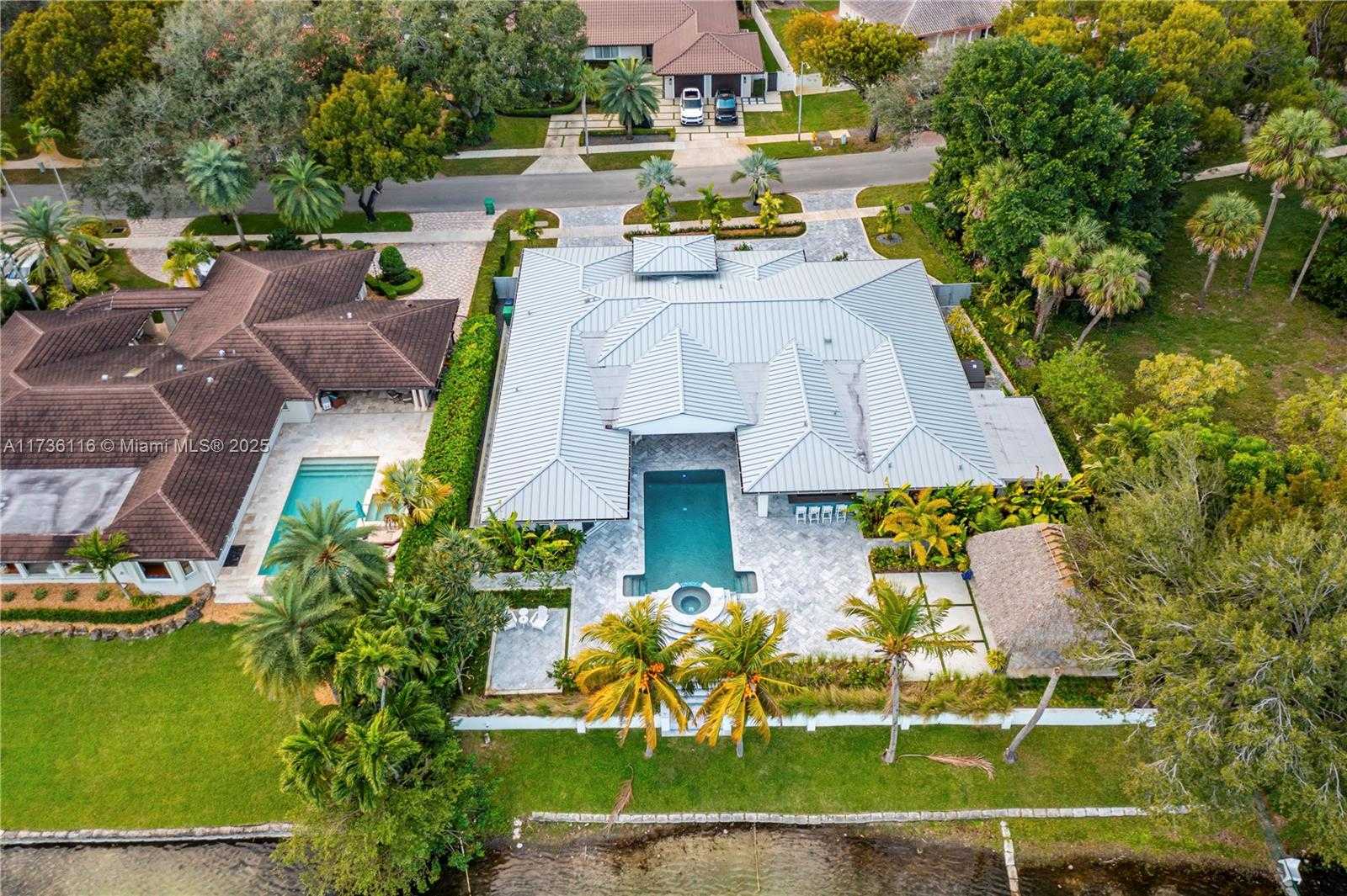 Small Image of 16141 WEST TROON CIR, Miami Lakes Number 66