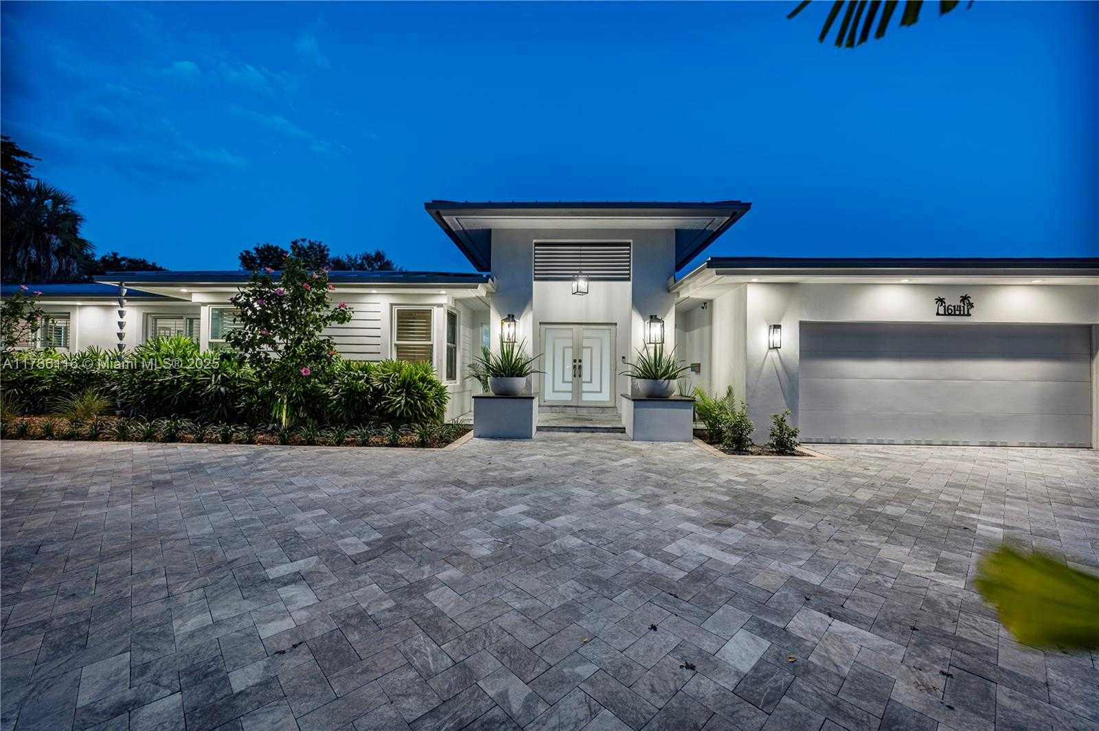 Small Image of 16141 WEST TROON CIR, Miami Lakes Number 68