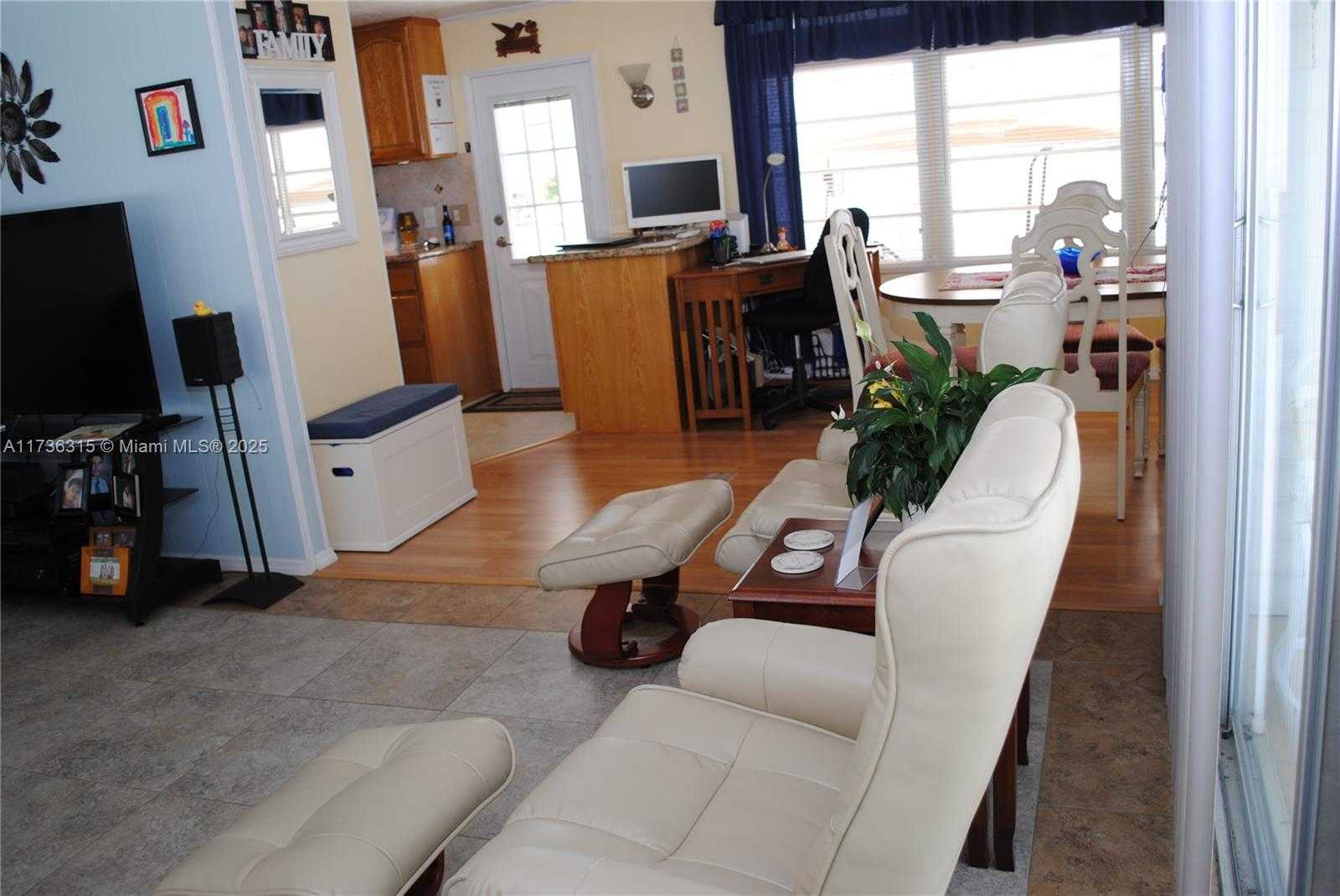 Small Image of 8630 SOUTH WEST 21ST CT, Davie Number 13