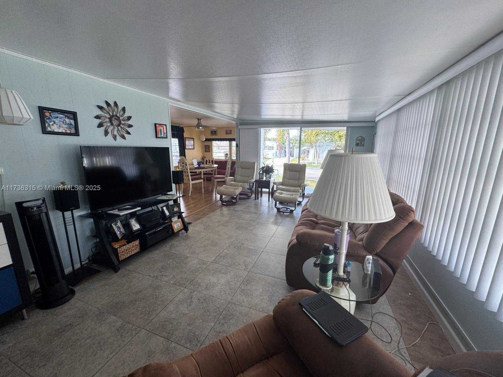 Small Image of 8630 SOUTH WEST 21ST CT, Davie Number 14