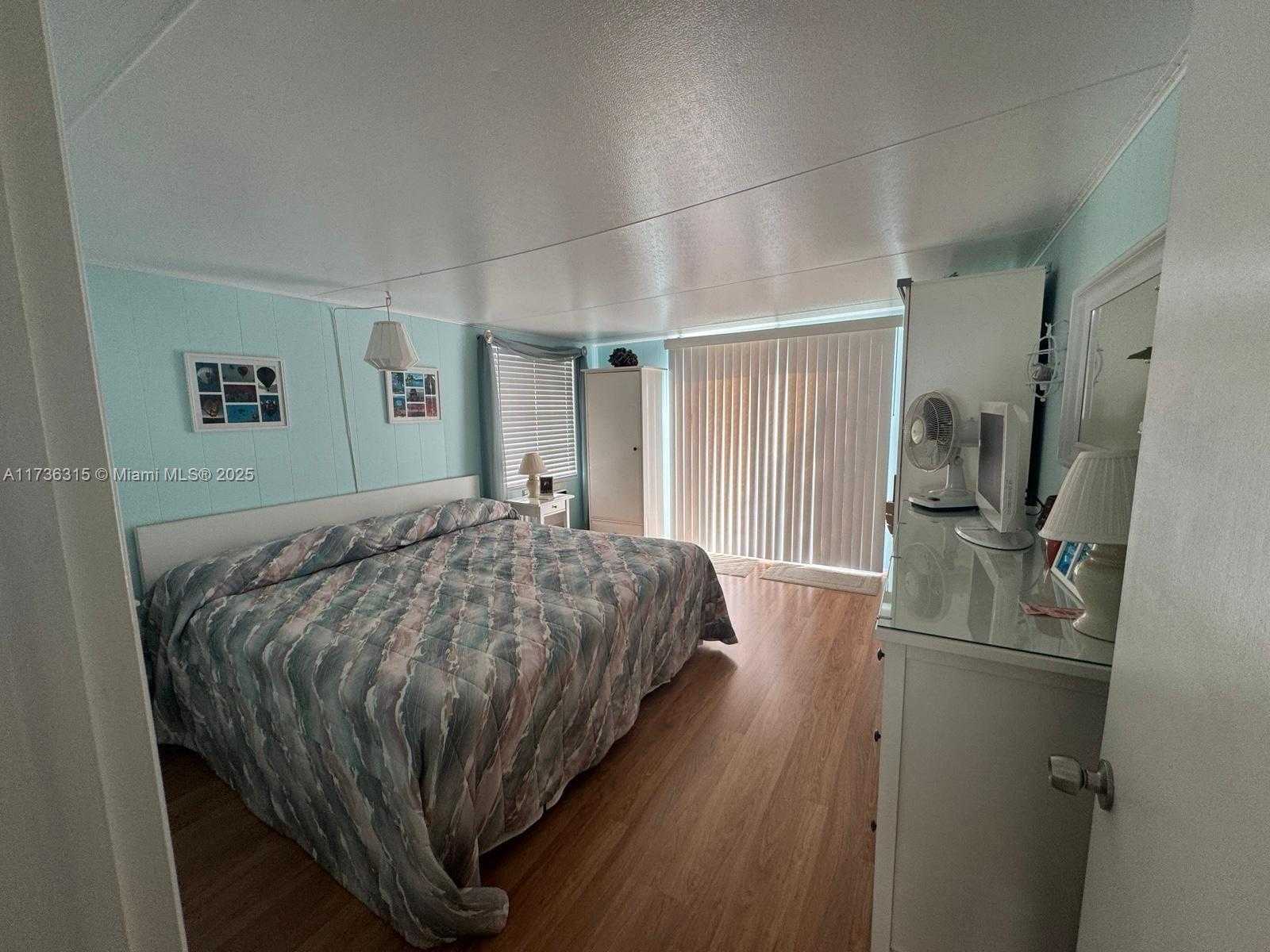 Small Image of 8630 SOUTH WEST 21ST CT, Davie Number 17