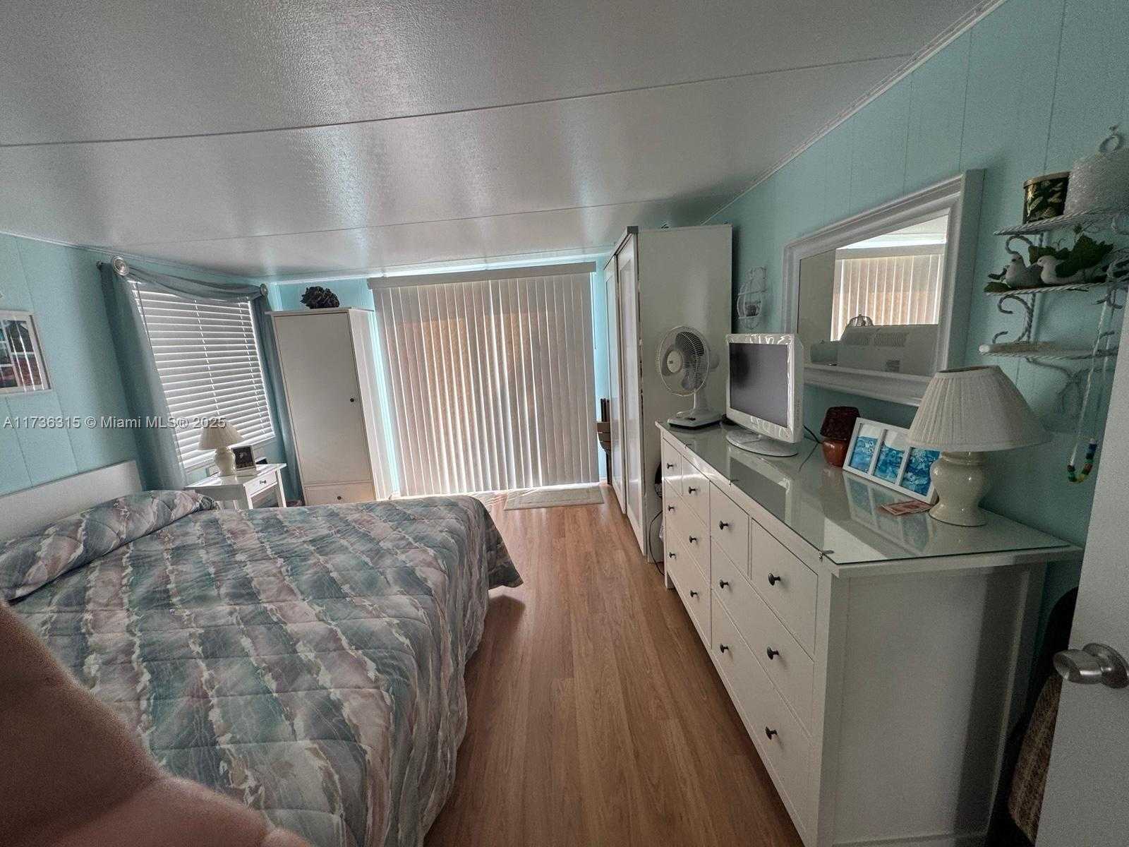 Small Image of 8630 SOUTH WEST 21ST CT, Davie Number 18