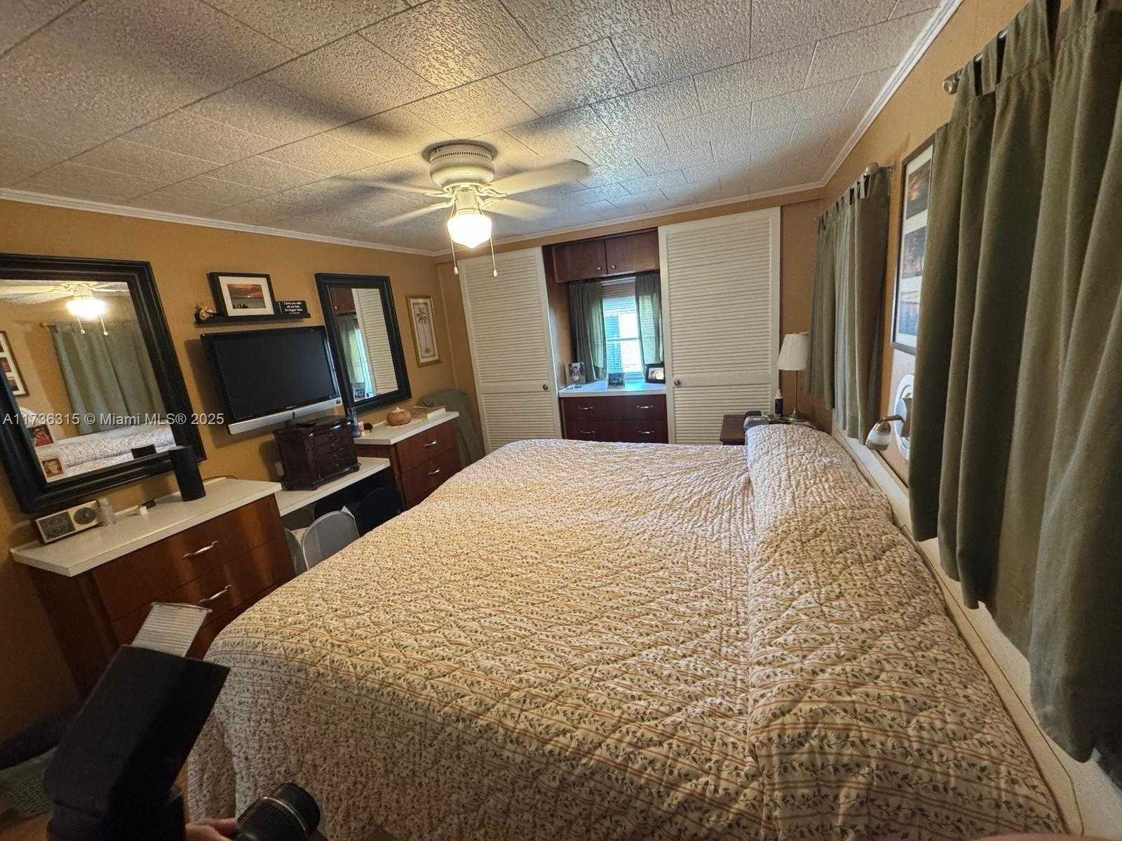 Small Image of 8630 SOUTH WEST 21ST CT, Davie Number 24